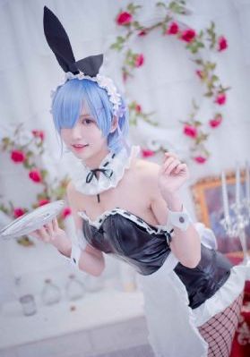 钢琴教师